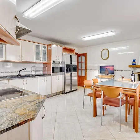 Villa Chabela En Bahia Grande Zona Residencial *